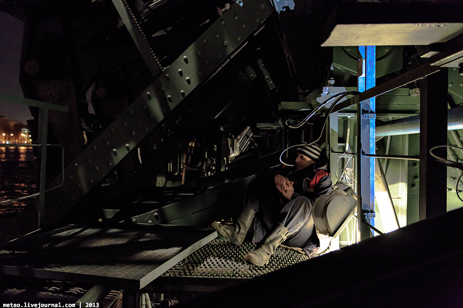 Как устроен Дворцовый мост в Санкт-Петербурге Как устроен Дворцовый мост в Санкт-Петербурге