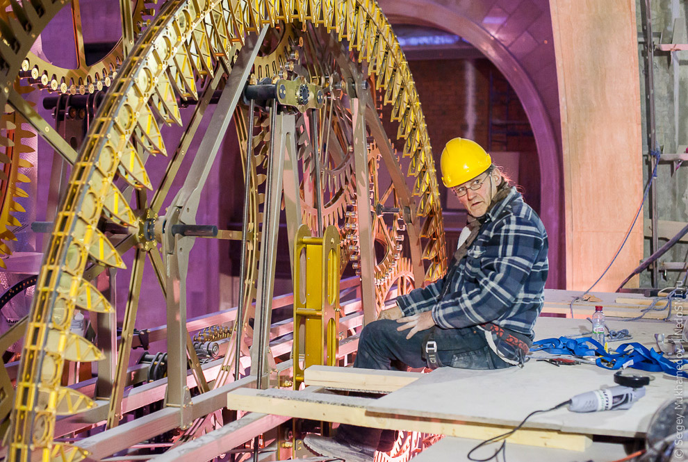 Самые большие механические часы в мире