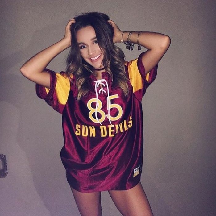 Очаровательные чирлидерши и болельщицы