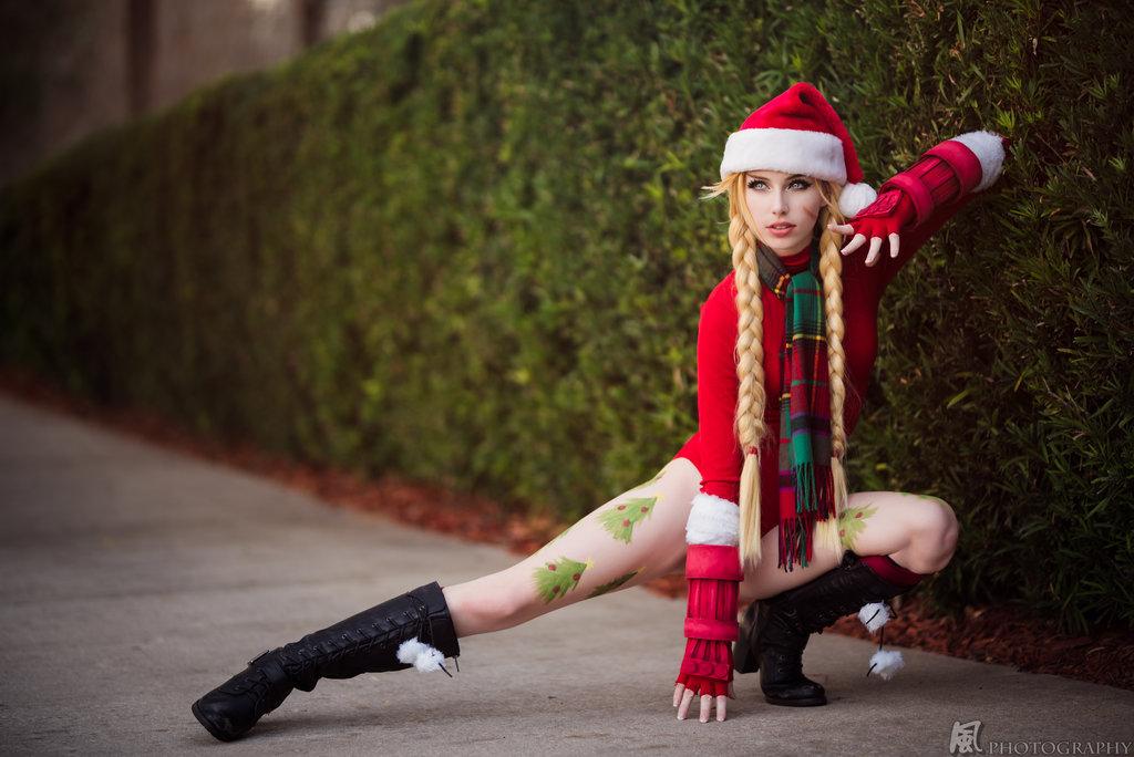 Яркий рождественский косплей от Megan Coffey