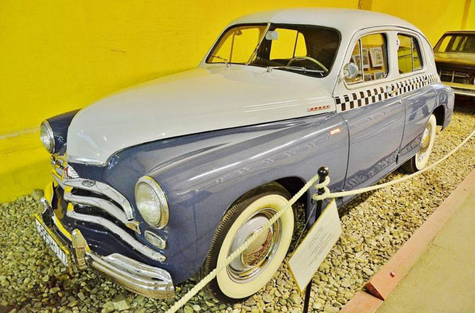 Экскурсия по самому крупному в мире музею советских автомобилей Экскурсия по самому крупному в мире музею советских автомобилей