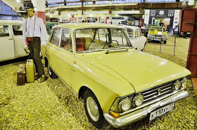 Экскурсия по самому крупному в мире музею советских автомобилей Экскурсия по самому крупному в мире музею советских автомобилей