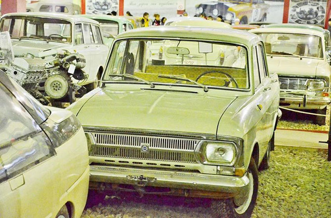 Экскурсия по самому крупному в мире музею советских автомобилей Экскурсия по самому крупному в мире музею советских автомобилей