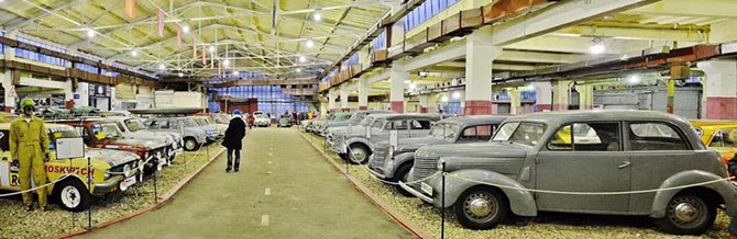 Экскурсия по самому крупному в мире музею советских автомобилей Экскурсия по самому крупному в мире музею советских автомобилей