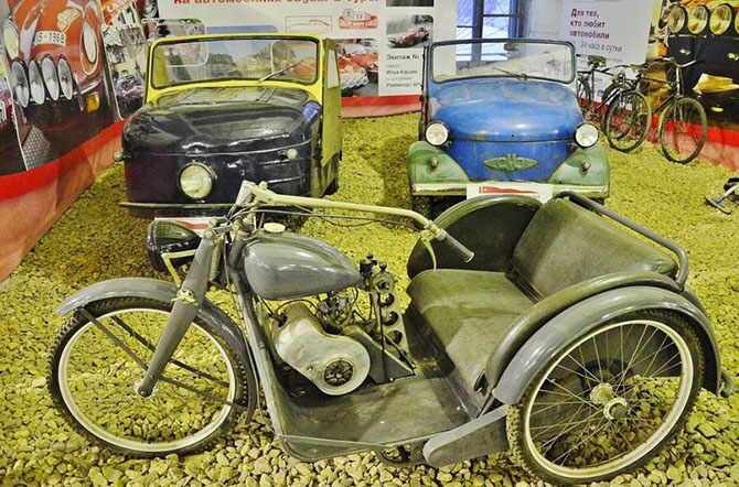 Экскурсия по самому крупному в мире музею советских автомобилей Экскурсия по самому крупному в мире музею советских автомобилей