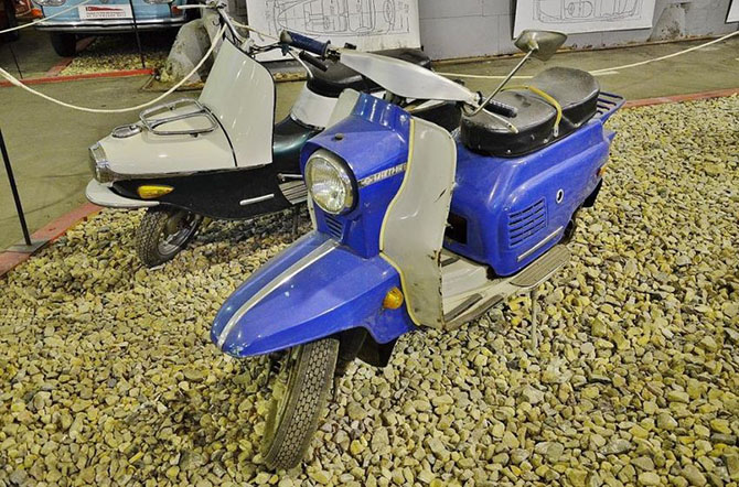 Экскурсия по самому крупному в мире музею советских автомобилей Экскурсия по самому крупному в мире музею советских автомобилей