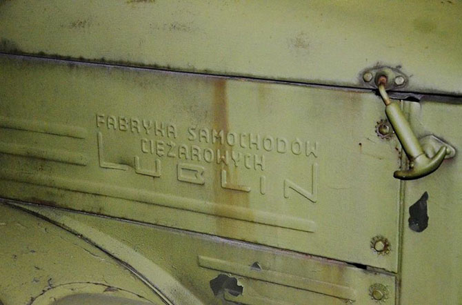 Экскурсия по самому крупному в мире музею советских автомобилей Экскурсия по самому крупному в мире музею советских автомобилей