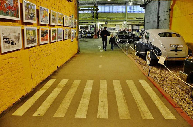 Экскурсия по самому крупному в мире музею советских автомобилей Экскурсия по самому крупному в мире музею советских автомобилей