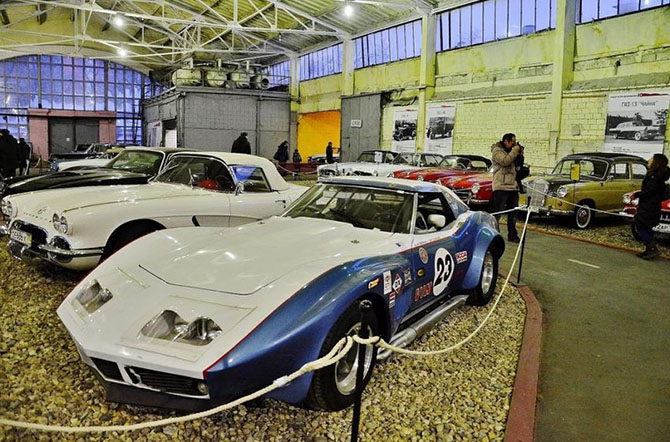 Экскурсия по самому крупному в мире музею советских автомобилей Экскурсия по самому крупному в мире музею советских автомобилей