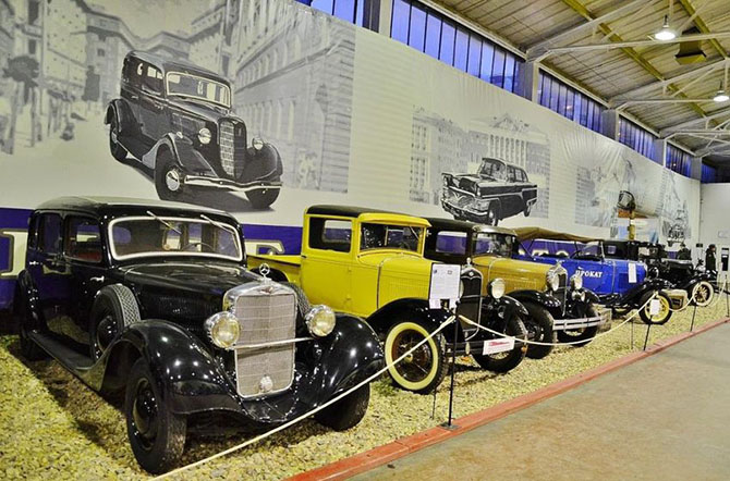 Экскурсия по самому крупному в мире музею советских автомобилей Экскурсия по самому крупному в мире музею советских автомобилей