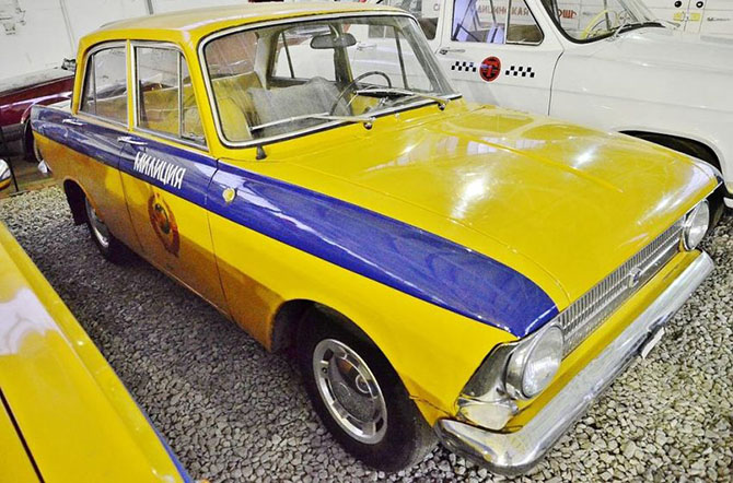 Экскурсия по самому крупному в мире музею советских автомобилей Экскурсия по самому крупному в мире музею советских автомобилей