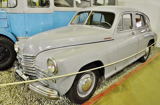 Экскурсия по самому крупному в мире музею советских автомобилей Экскурсия по самому крупному в мире музею советских автомобилей