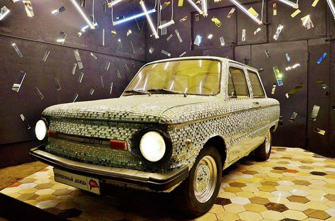 Экскурсия по самому крупному в мире музею советских автомобилей Экскурсия по самому крупному в мире музею советских автомобилей