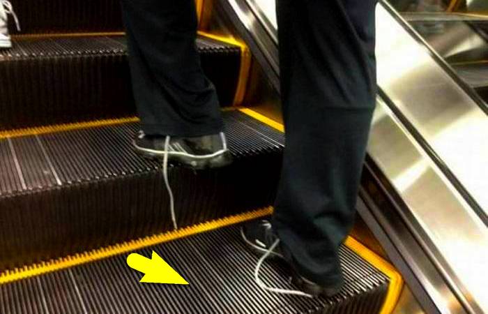 Для чего нужны объёмные полоски на ступеньках эскалатора?
