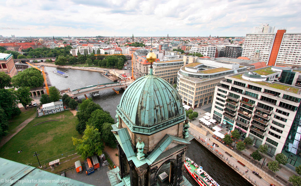 Берлин с высоты Берлинского Кафедрального Собора Берлин с высоты Берлинского Кафедрального Собора
