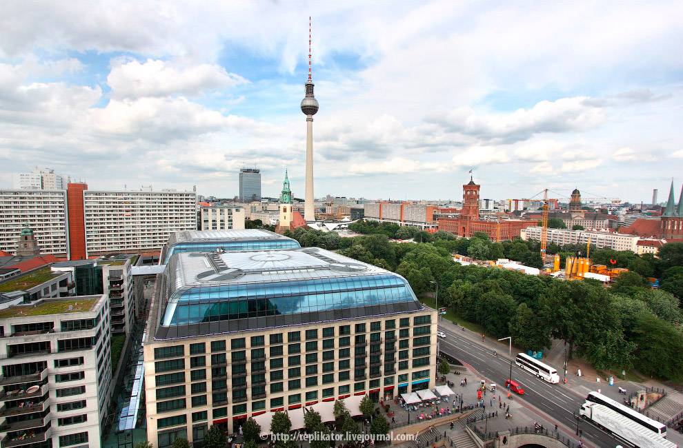 Берлин с высоты Берлинского Кафедрального Собора Берлин с высоты Берлинского Кафедрального Собора