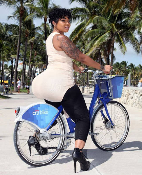 Странные фото с девушками