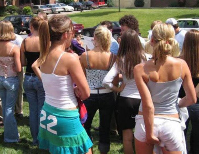 Странные фото с девушками