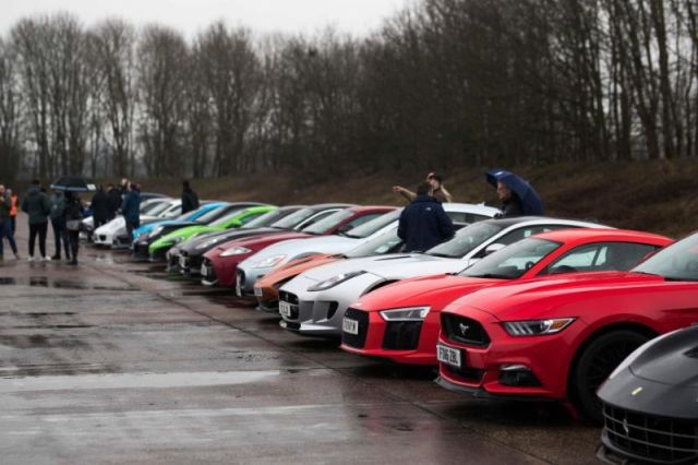 В Великобритании прошла выставка 300 суперкаров на сумму в 106 млн долларов