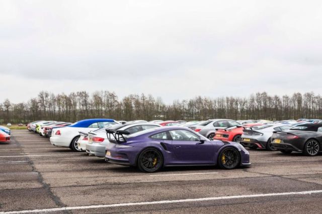 В Великобритании прошла выставка 300 суперкаров на сумму в 106 млн долларов