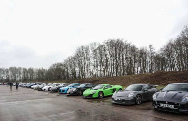 В Великобритании прошла выставка 300 суперкаров на сумму в 106 млн долларов