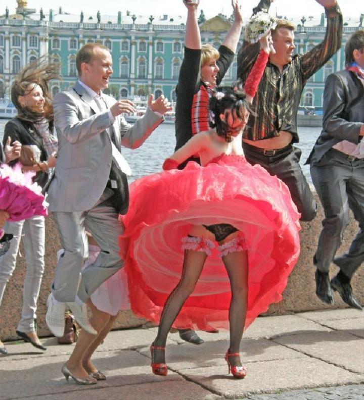 Забавные и откровенные фото невест