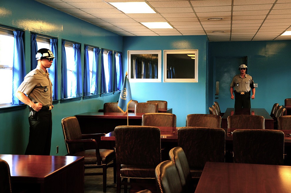 Панмунджом – место, где туристов могут убить