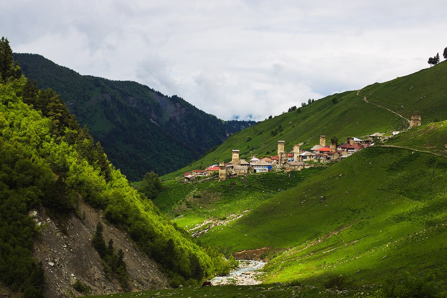Ледник Адиши на Кавказе Ледник Адиши на Кавказе