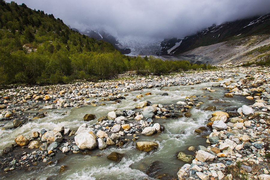 Ледник Адиши на Кавказе Ледник Адиши на Кавказе