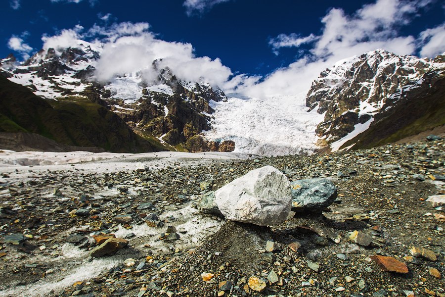 Ледник Адиши на Кавказе Ледник Адиши на Кавказе