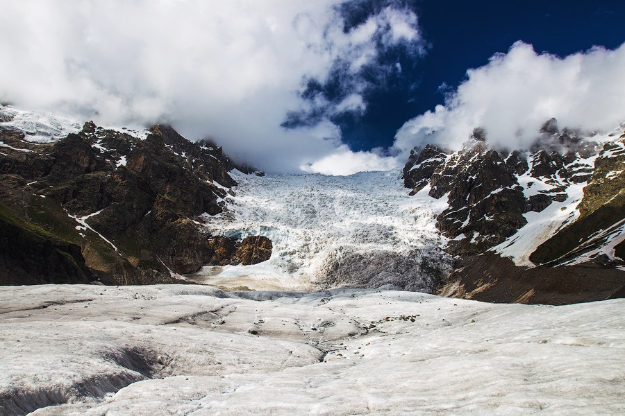 Ледник Адиши на Кавказе Ледник Адиши на Кавказе