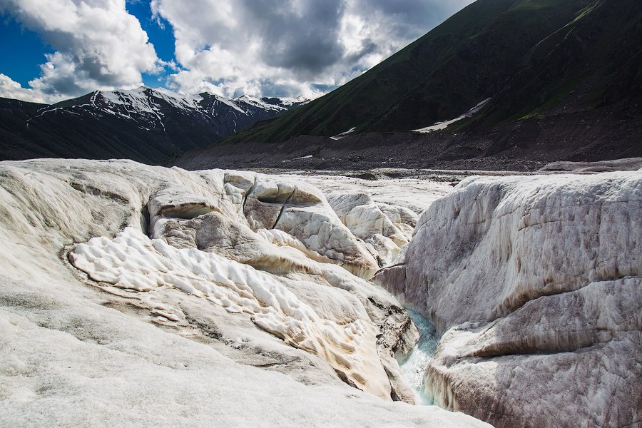 Ледник Адиши на Кавказе Ледник Адиши на Кавказе
