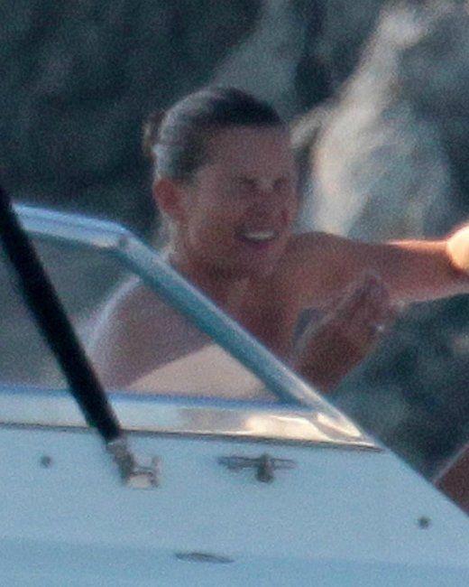 Кейт Мосс с голыми сиськами (10 фото)