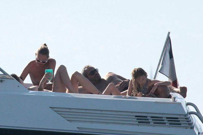 Кейт Мосс с голыми сиськами (10 фото)