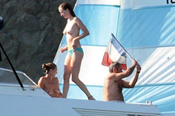 Кейт Мосс с голыми сиськами (10 фото)