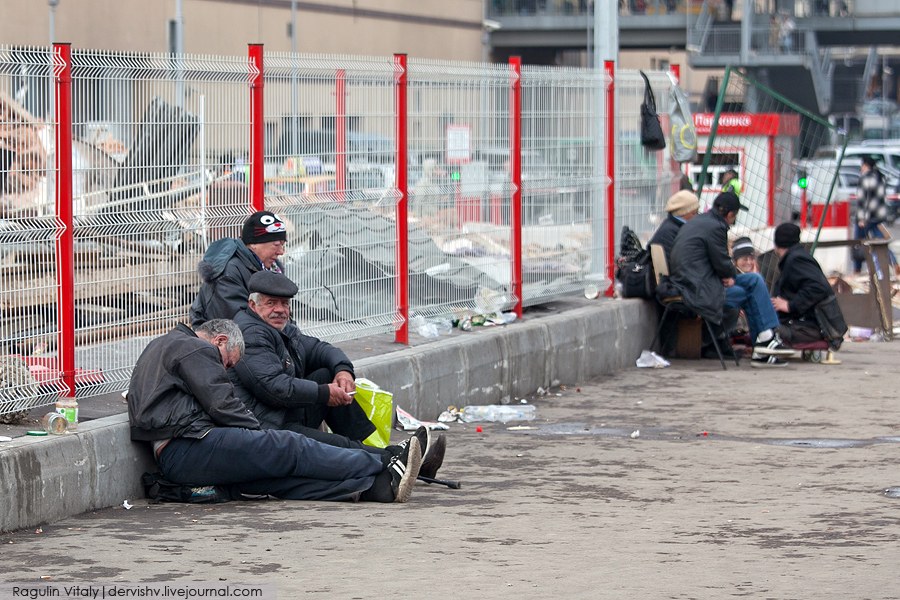 У Курского вокзала в Москве