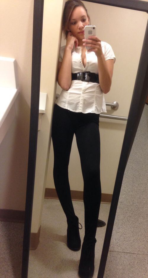 Девушки на работе (45 фото)