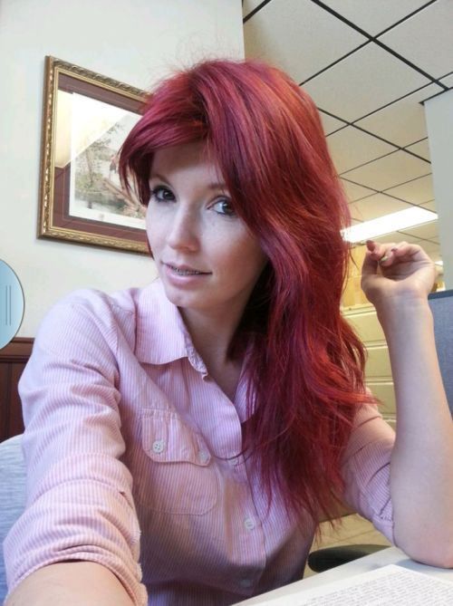 Девушки на работе (45 фото)