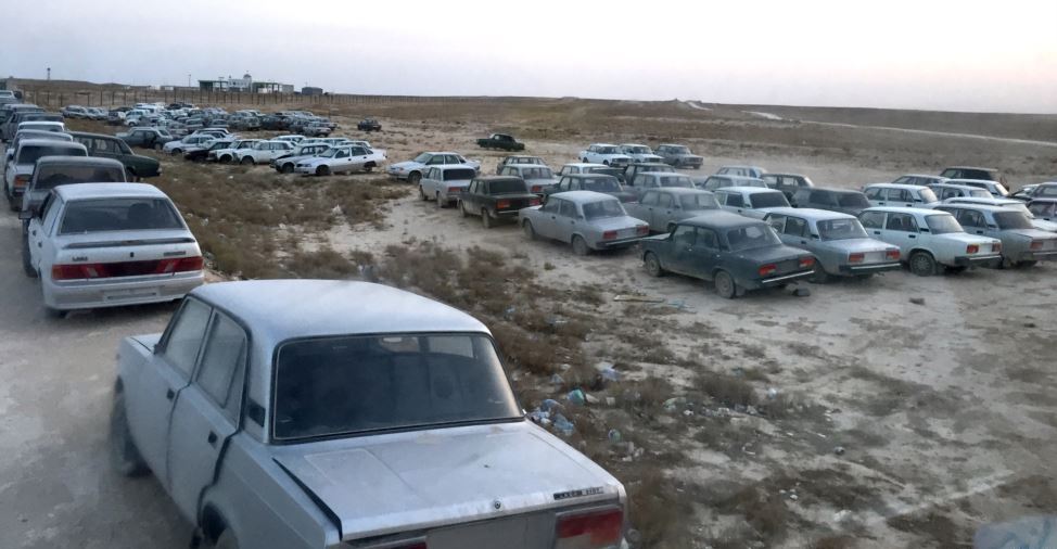 Свалка отечественных автомобилей на туркмено-казахстанской границе