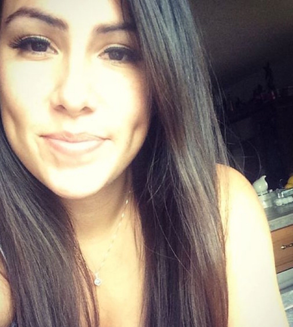 Милые девушки с ямочками на щечках