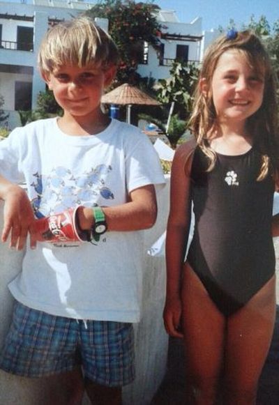 Пара узнала, что первая их встреча произошла не 6 лет назад, а еще в детстве