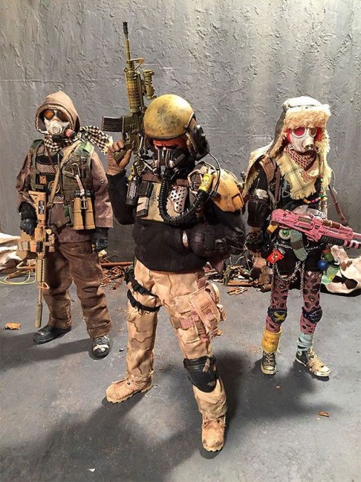 Художник создает фигурки постапокалиптических солдат