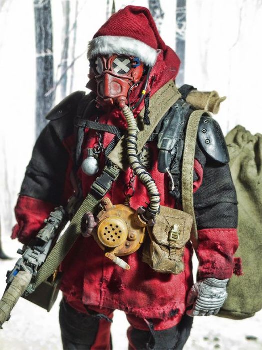 Художник создает фигурки постапокалиптических солдат