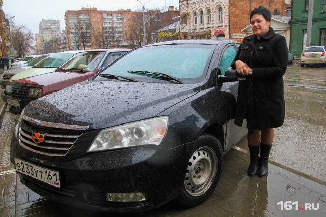 В Ростове-на-Дону женщина-таксист вернула забытые в ее машине 4 млн рублей