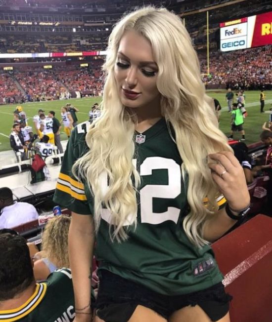 Прекрасные болельщицы