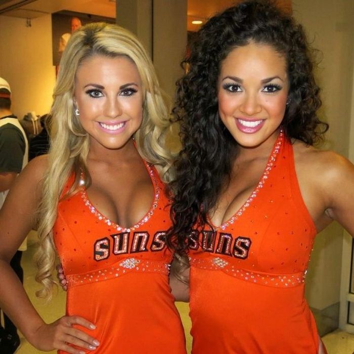 Прекрасные болельщицы