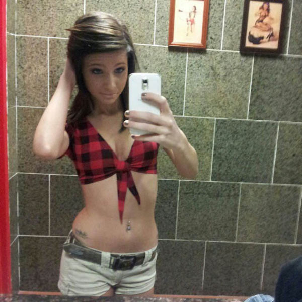 Сексуальные официантки из ресторанов Twin Peaks (42 фото)