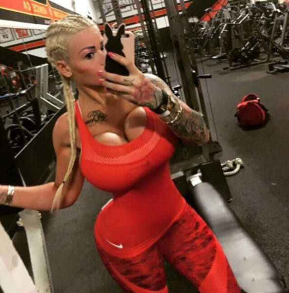 Странные фото с девушками