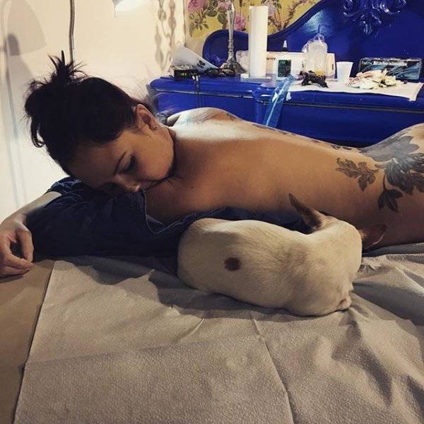 Девушки с татуировками на пояснице