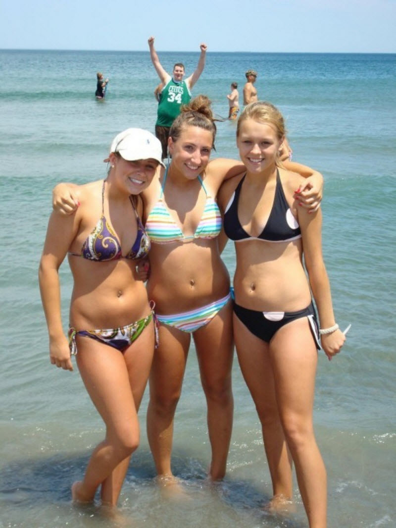 Любительские фото девушек в бикини